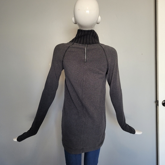 Lululemon Bliss Break Wrap, GUC, Size 2 - Picture 4 of 9